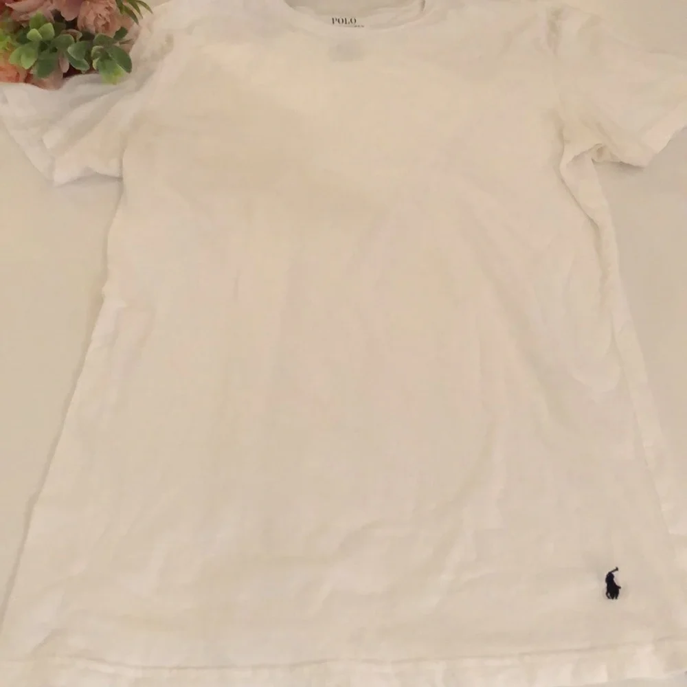 Polo Ralph Lauren Basic White T Shirt Polo T Shirt Large Logo along bottom